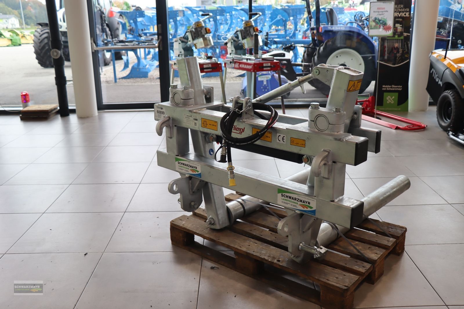 Folienballenzange of the type Sonstige Fliegl AgroCenter Ballengabel hydr., Neumaschine in Gampern (Picture 4)