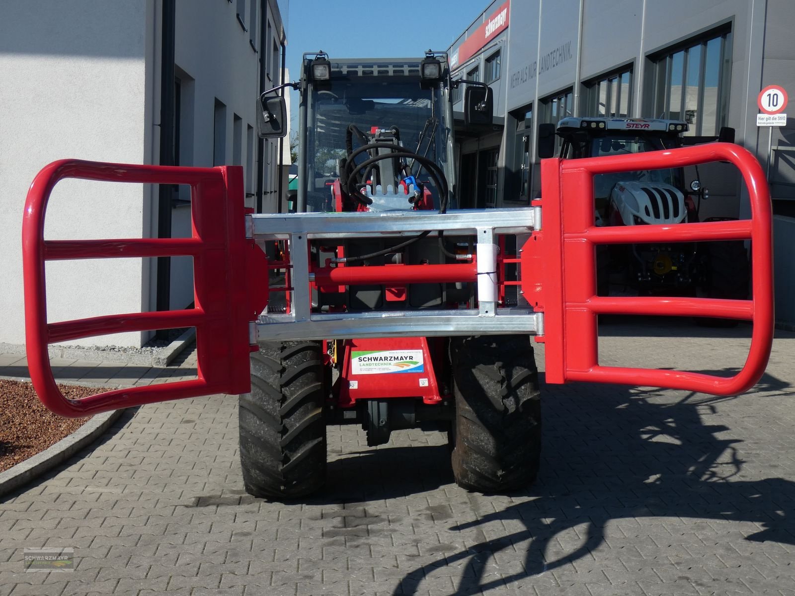 Folienballenzange of the type Sonstige Fliegl AgroCenter Ballenzange WM-HV, Neumaschine in Gampern (Picture 7)