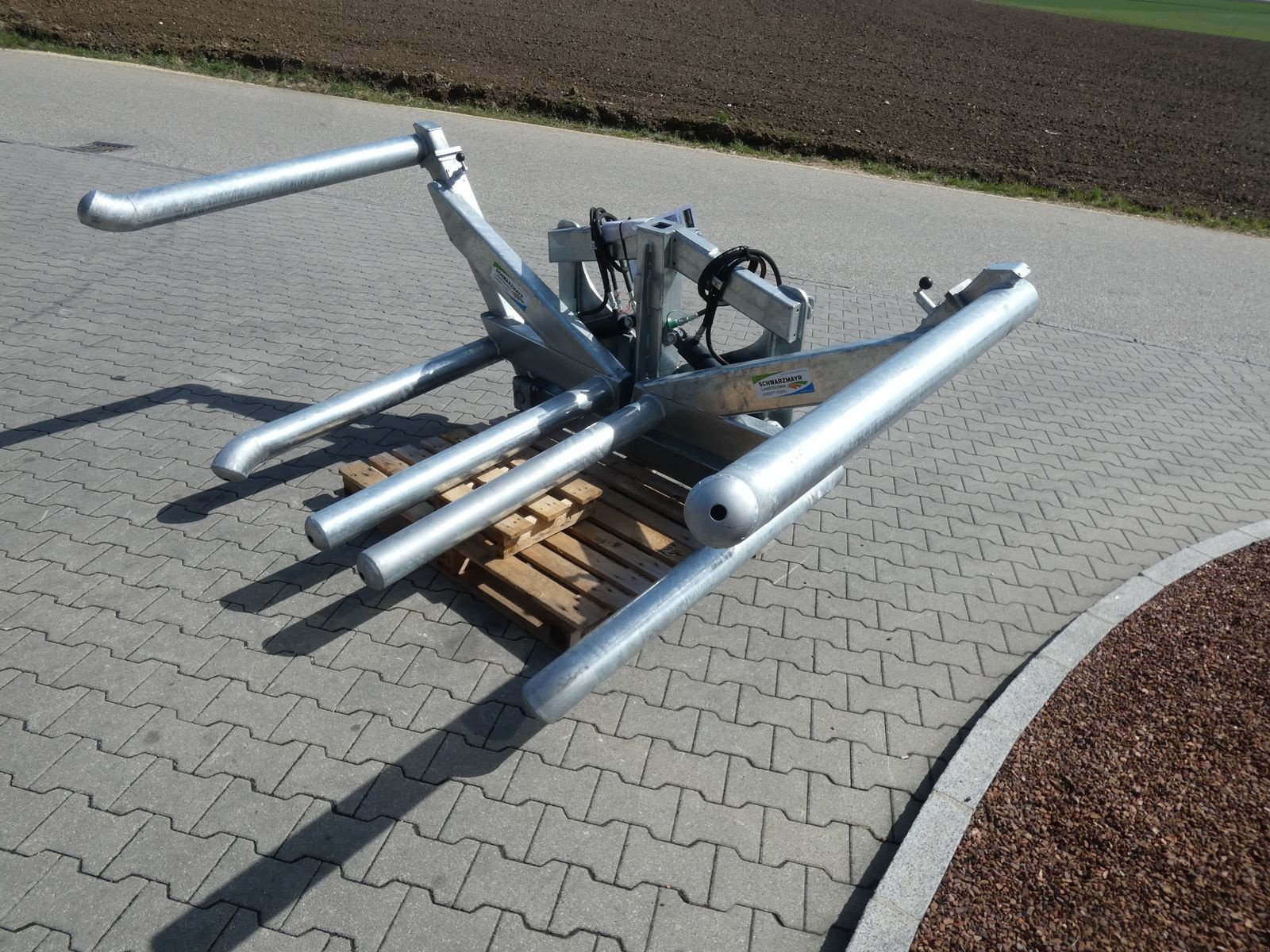 Folienballenzange типа Sonstige Fliegl Ballengabel Schmetterling, Neumaschine в Schlitters (Фотография 4)