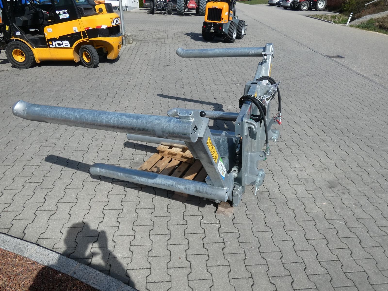 Folienballenzange типа Sonstige Fliegl Ballengabel Schmetterling, Neumaschine в Schlitters (Фотография 3)