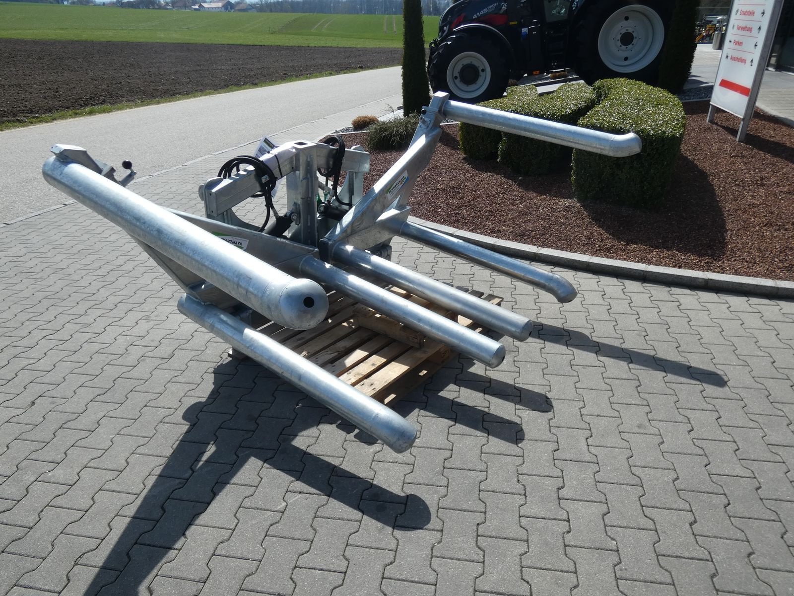 Folienballenzange типа Sonstige Fliegl Ballengabel Schmetterling, Neumaschine в Schlitters (Фотография 7)