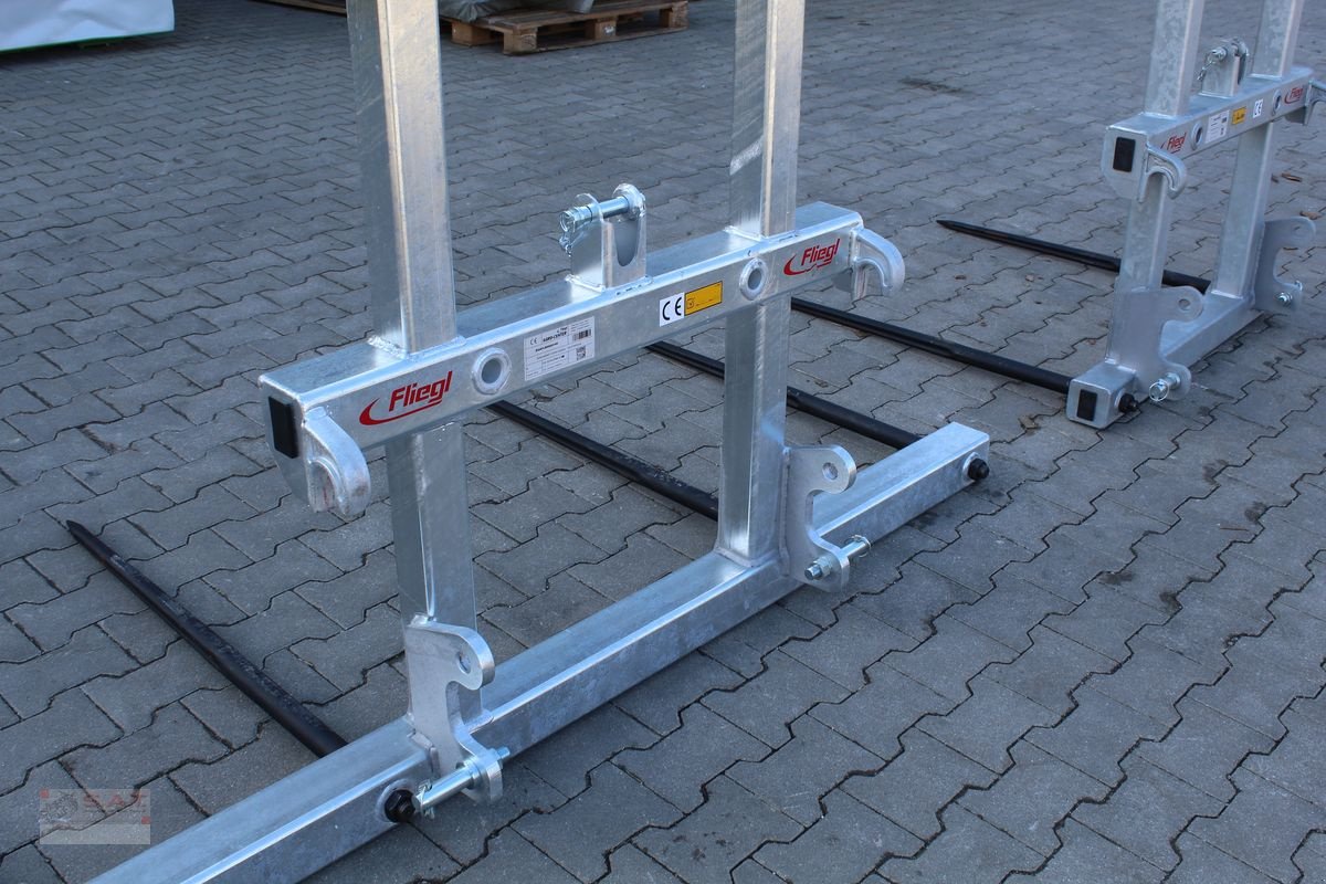 Folienballenzange of the type Sonstige Fliegl Ballenspieß mit Erhöhung-Schwerlastzinken, Neumaschine in Eberschwang (Picture 12)