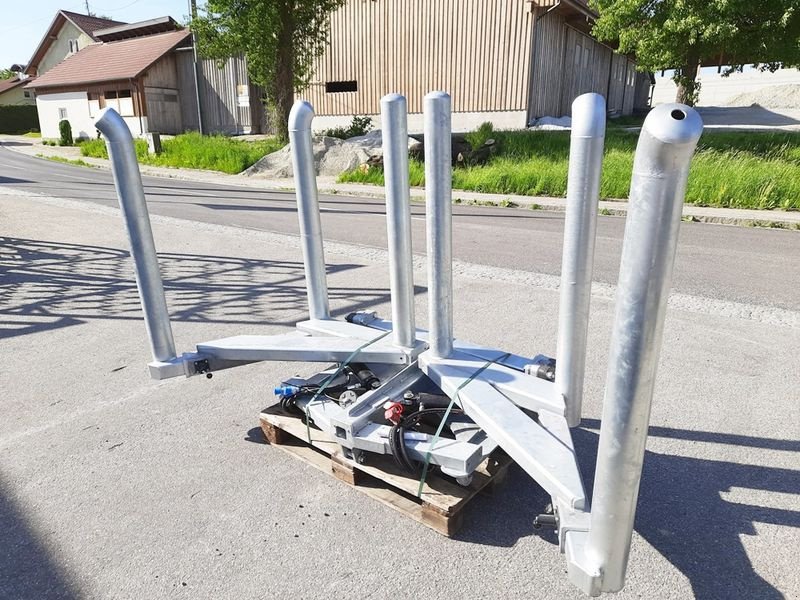 Folienballenzange des Typs Sonstige Fliegl Schmetterling Ballentransportgerät, Neumaschine in St. Marienkirchen (Bild 9)