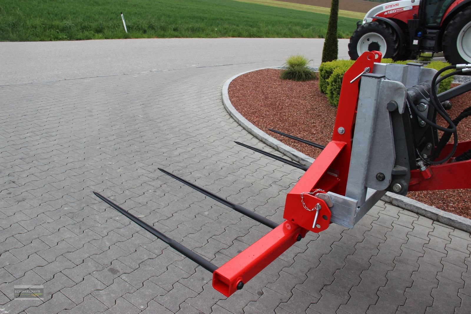 Folienballenzange of the type Sonstige Gefra Rundballengabel 2-fach, Neumaschine in Aurolzmünster (Picture 4)