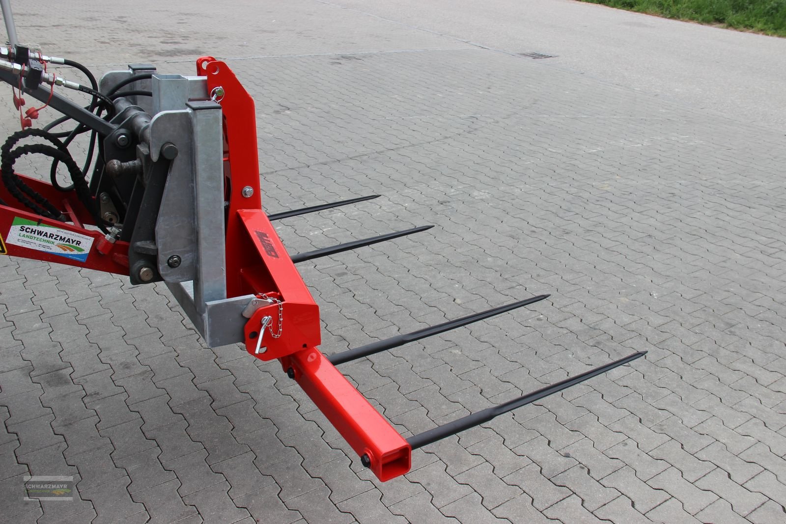 Folienballenzange of the type Sonstige Gefra Rundballengabel 2-fach, Neumaschine in Aurolzmünster (Picture 5)