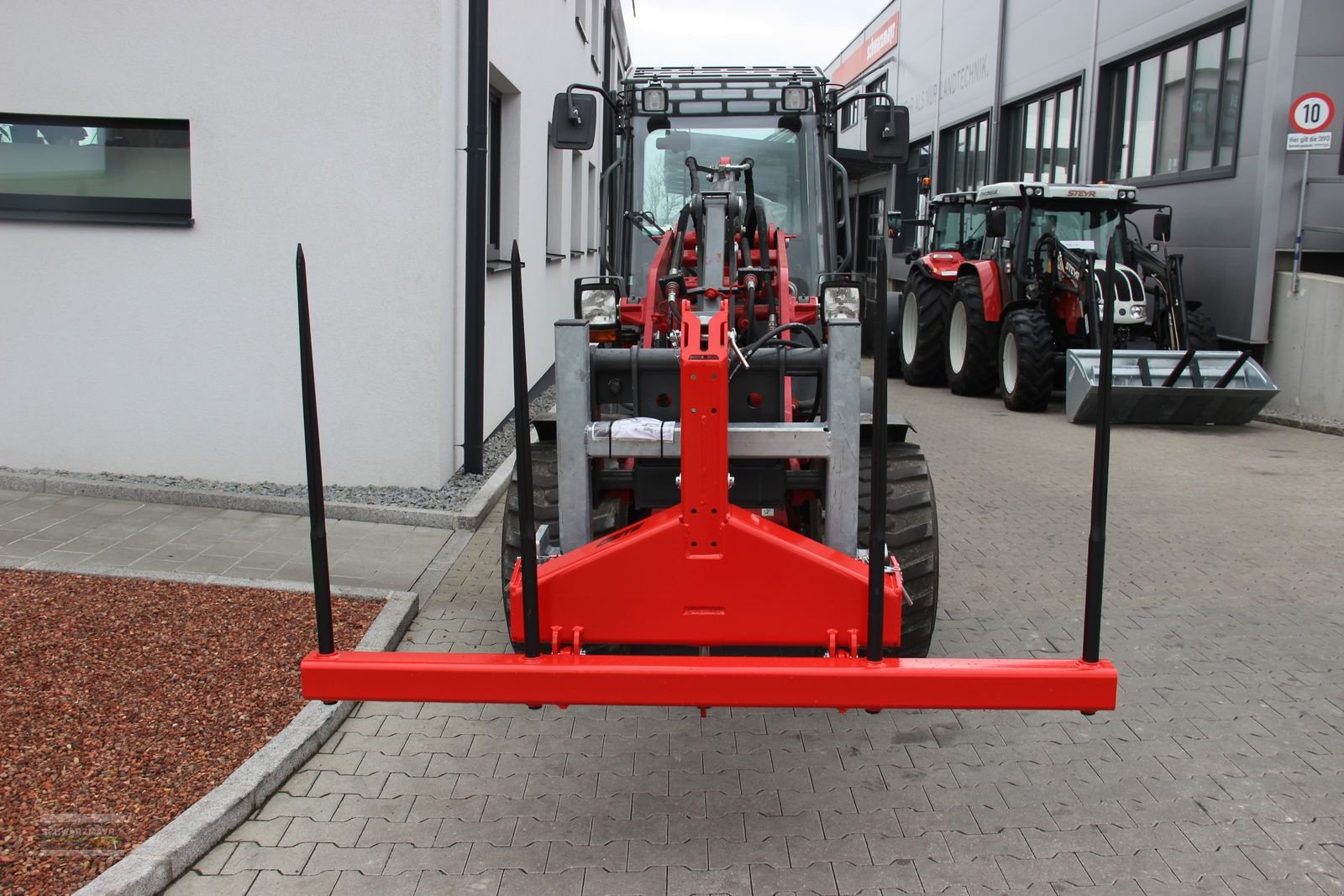 Folienballenzange of the type Sonstige Gefra Rundballengabel 2-fach, Neumaschine in Aurolzmünster (Picture 10)