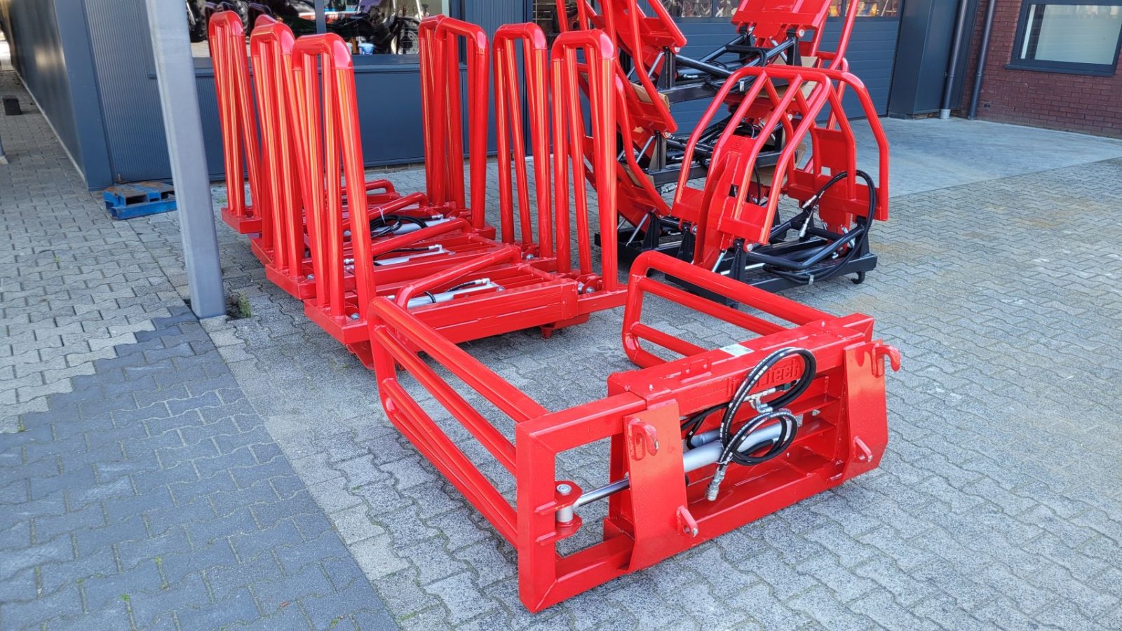 Folienballenzange des Typs Sonstige InterTech vierkantebalenklem balen pakken klem drager euro, Neumaschine in Schoonebeek (Bild 5)