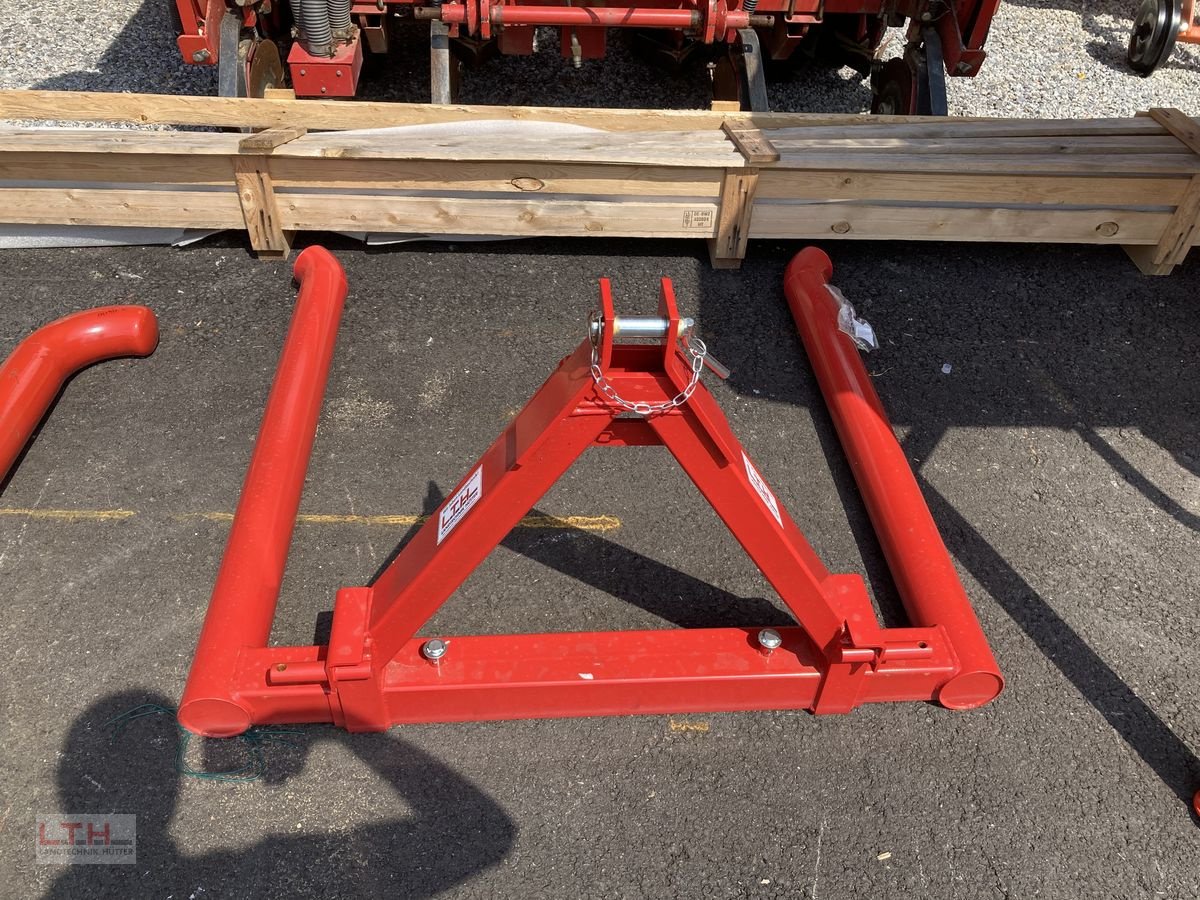 Folienballenzange of the type Sonstige Rundballengabel 3-Punk, Neumaschine in Gnas (Picture 1)