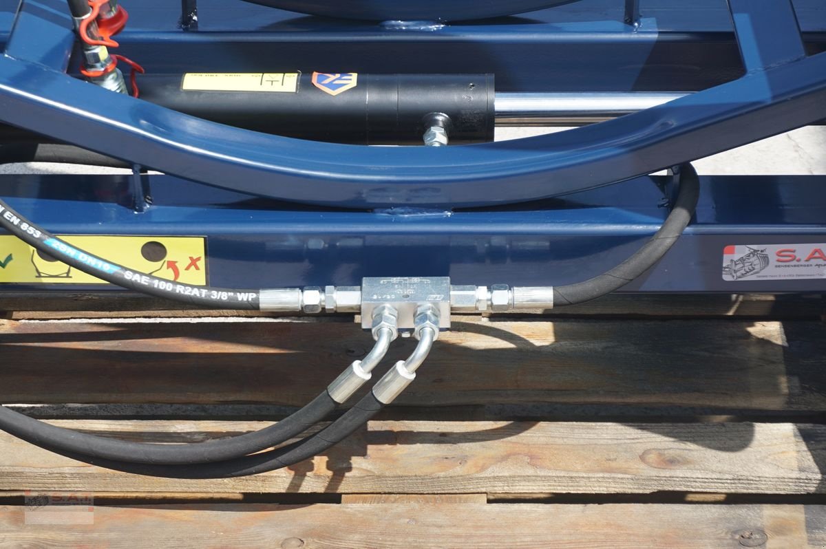 Folienballenzange des Typs Sonstige SAT-Ballenzange, Neumaschine in Eberschwang (Bild 8)