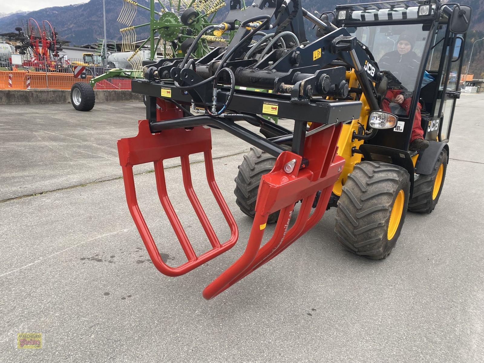 Folienballenzange of the type Stekro Ballenzange mit Euroaufnahme, Neumaschine in Kötschach (Picture 11)