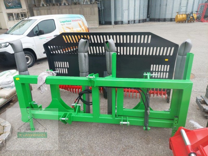 Folienballenzange des Typs Stekro Doppelballengabel Hydr.zum Heben, Neumaschine in Haag (Bild 1)