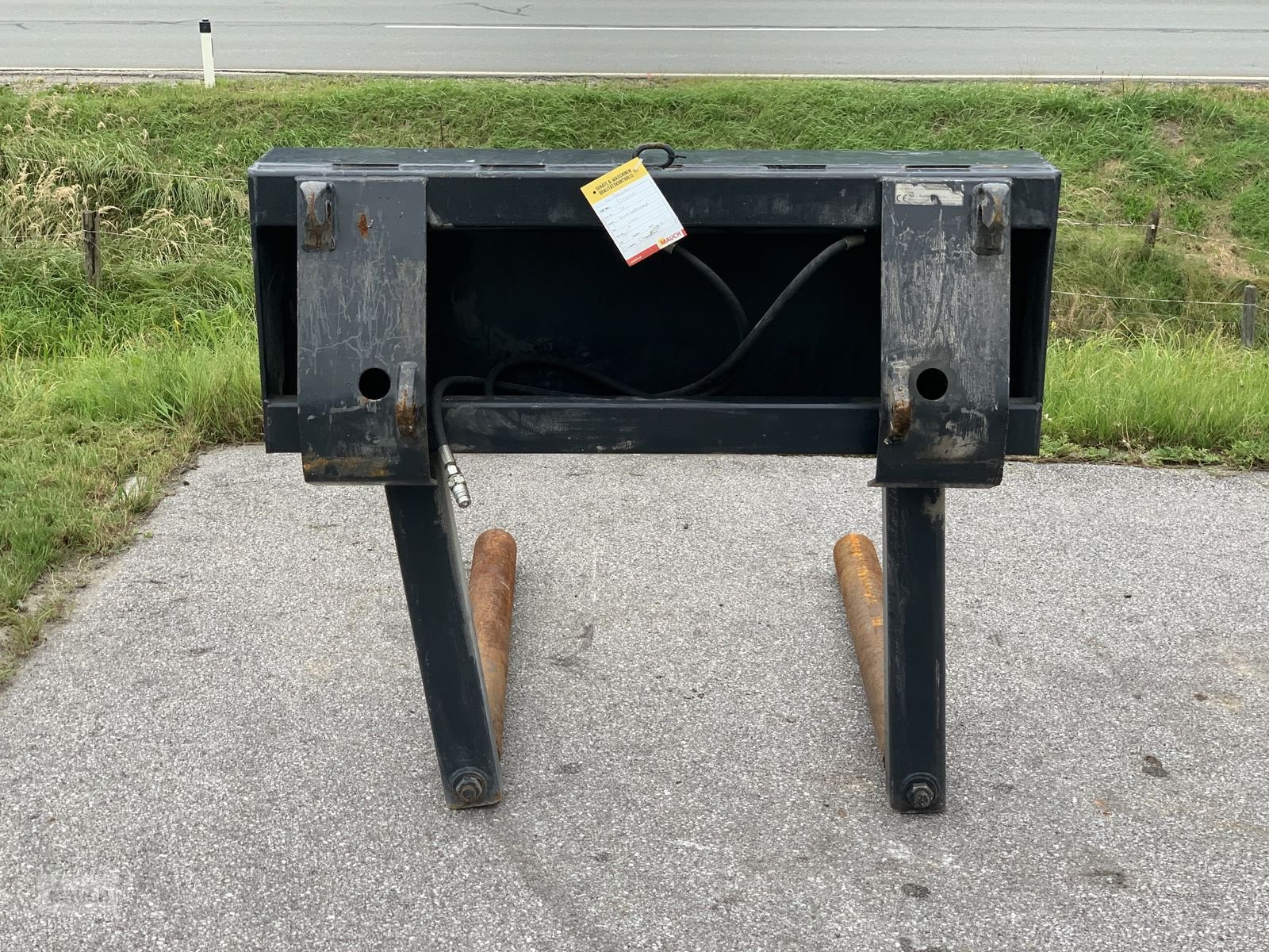 Folienballenzange des Typs Stoll Rundballengabel, Gebrauchtmaschine in Eben (Bild 2)