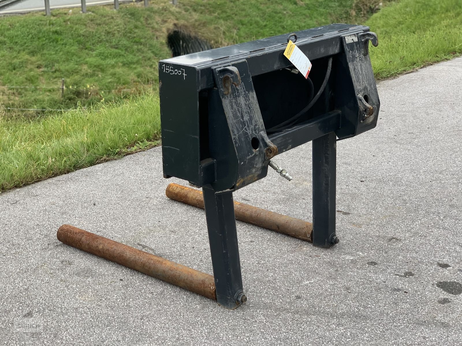 Folienballenzange des Typs Stoll Rundballengabel, Gebrauchtmaschine in Eben (Bild 3)