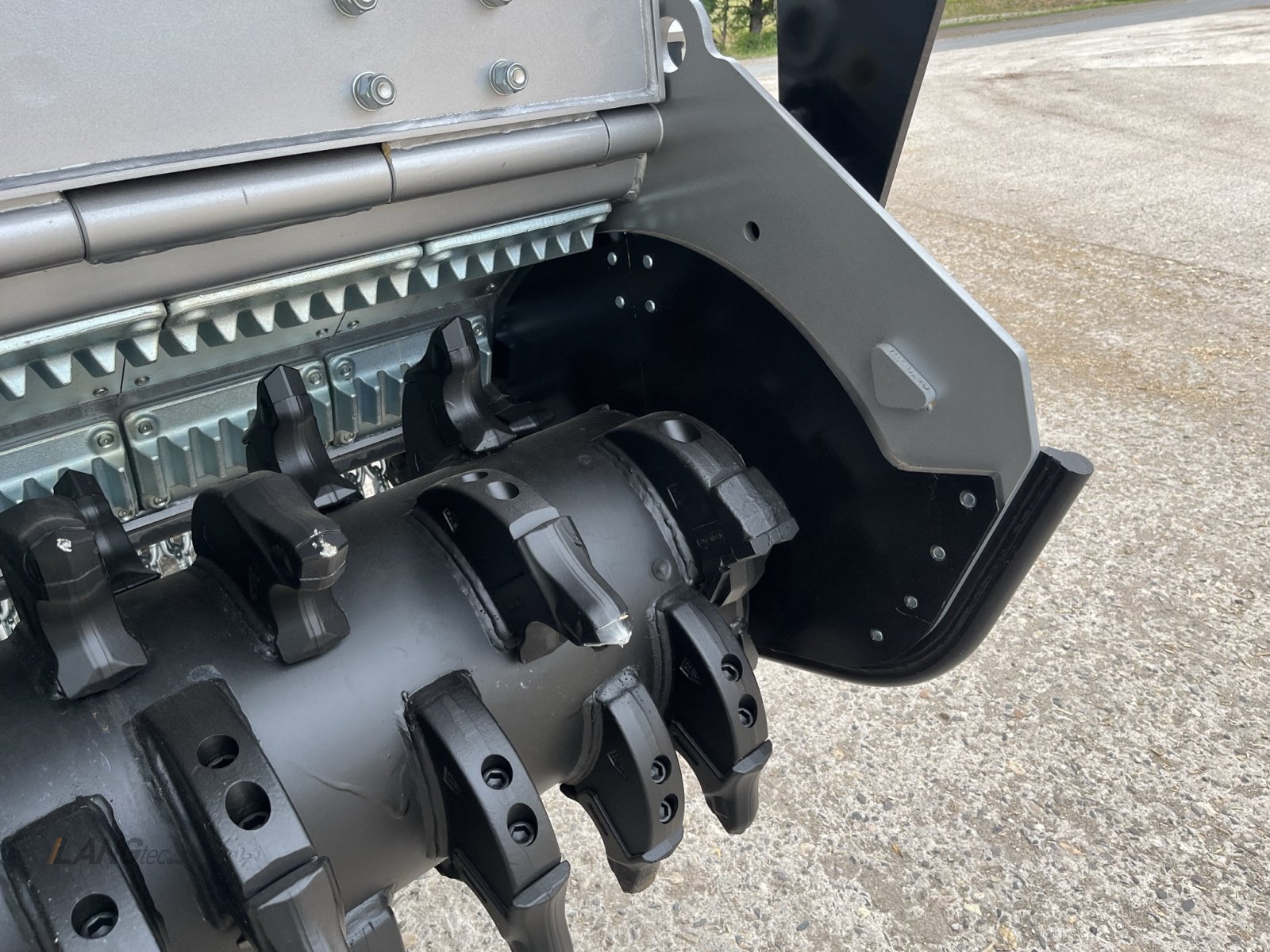 Forstfräse & Forstmulcher des Typs FAE SFM-225 Multifunktionsfräse, Neumaschine in Heiligenstadt (Bild 10)