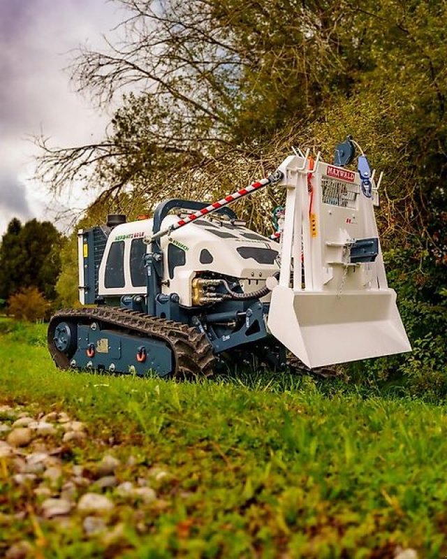 Forstfräse & Forstmulcher des Typs Sonstige Hymach Funkraupe Mulchraupe Geräteträger Mähraupe Forstraupe, Gebrauchtmaschine in Schmallenberg (Bild 1)