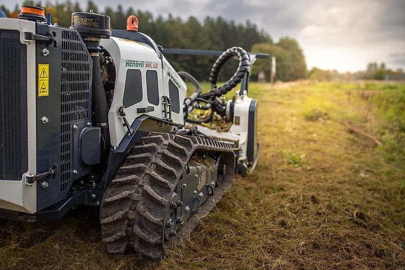 Forstfräse & Forstmulcher Türe ait Sonstige Hymach Mulchraupe Forstraupe Mähraupe Funkraupe Geräteträger, Gebrauchtmaschine içinde Schmallenberg (resim 5)