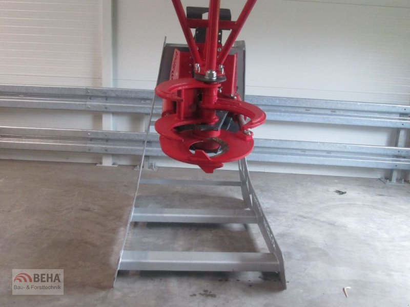 Forstgreifer und Zange des Typs BEHA Fällgreifer f. Bagger v. 3,5-8 Tonnen mit Schwenkeinrichtung- Lagerabverkauf %, Gebrauchtmaschine in Steinach (Bild 1)