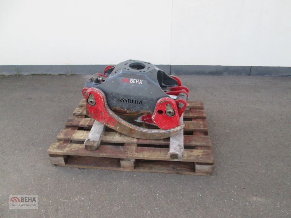 Forstgreifer und Zange от тип BEHA Gebraucht/ Prototyp 3-Fingerfreifer BG026SR3 neu ausgebüchst, Gebrauchtmaschine в Steinach (Снимка 1)