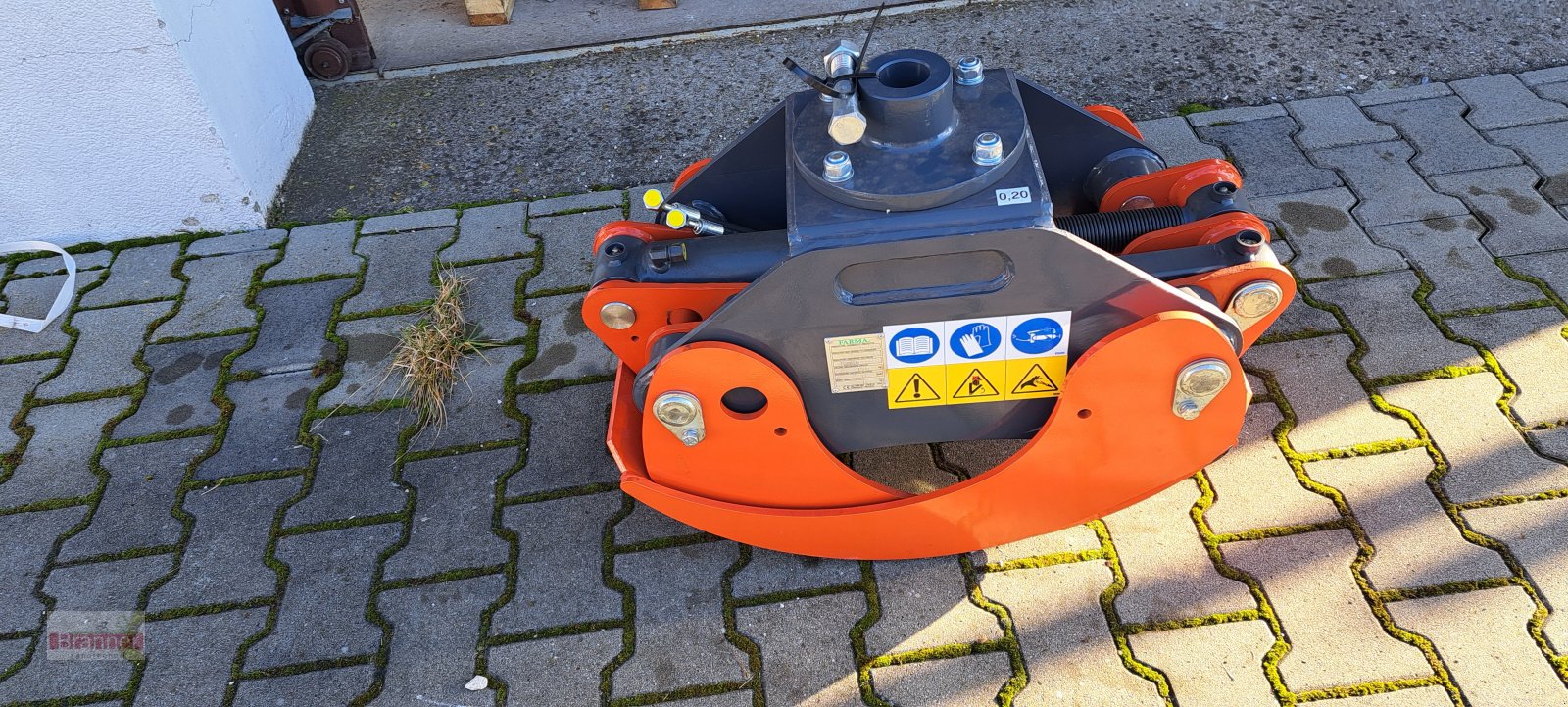 Forstgreifer und Zange des Typs Farma 0,20, Neumaschine in Titting (Bild 1)