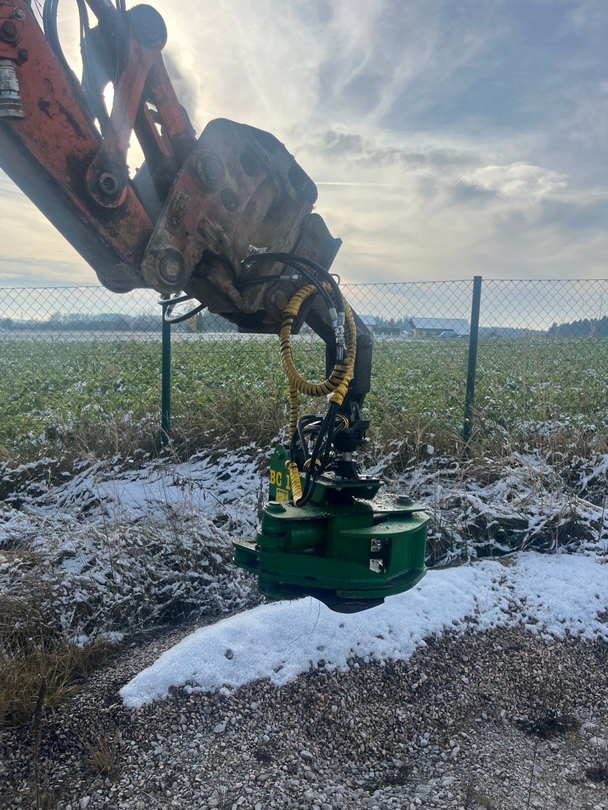 Forstgreifer und Zange des Typs Farma BC 18, Gebrauchtmaschine in sattledt (Bild 1)