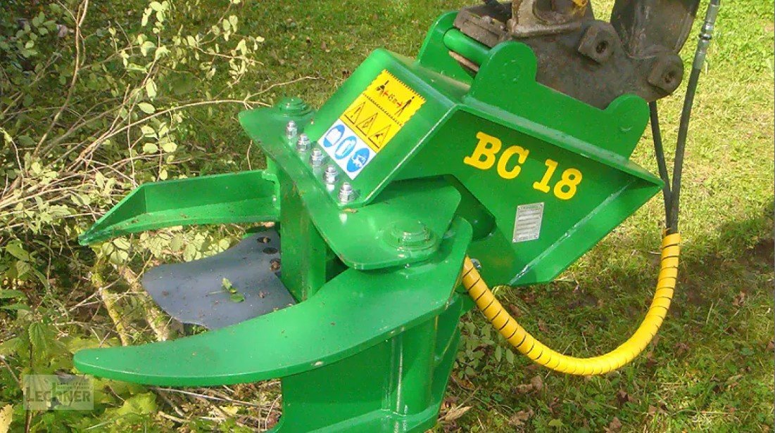 Forstgreifer und Zange des Typs Farma Fällgreifer BC 18 – Baggeranbau, Neumaschine in Bad Abbach-Dünzling (Bild 1)