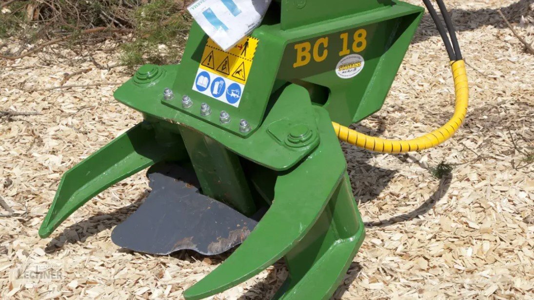 Forstgreifer und Zange des Typs Farma Fällgreifer BC 18 – Baggeranbau, Neumaschine in Bad Abbach-Dünzling (Bild 2)