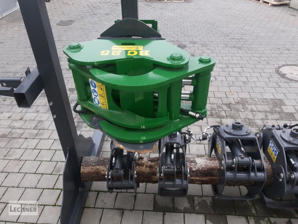 Forstgreifer und Zange van het type Farma Fällgreifer BC 25 / BC25 - Baggeranbau, Neumaschine in Bad Abbach-Dünzling (Foto 2)