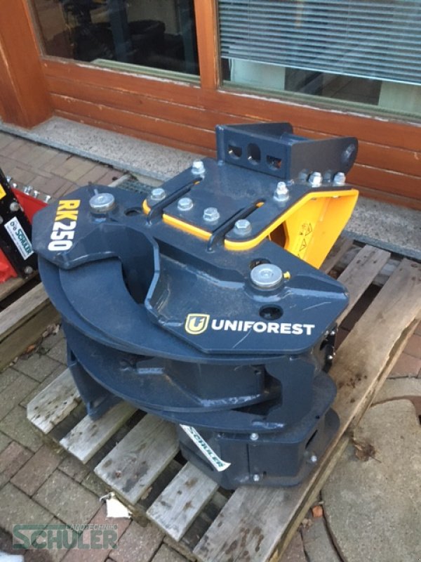 Forstgreifer und Zange des Typs Uniforest RK250B, Neumaschine in St. Märgen (Bild 1)