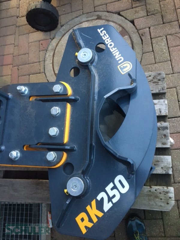 Forstgreifer und Zange des Typs Uniforest RK250B, Neumaschine in St. Märgen (Bild 4)