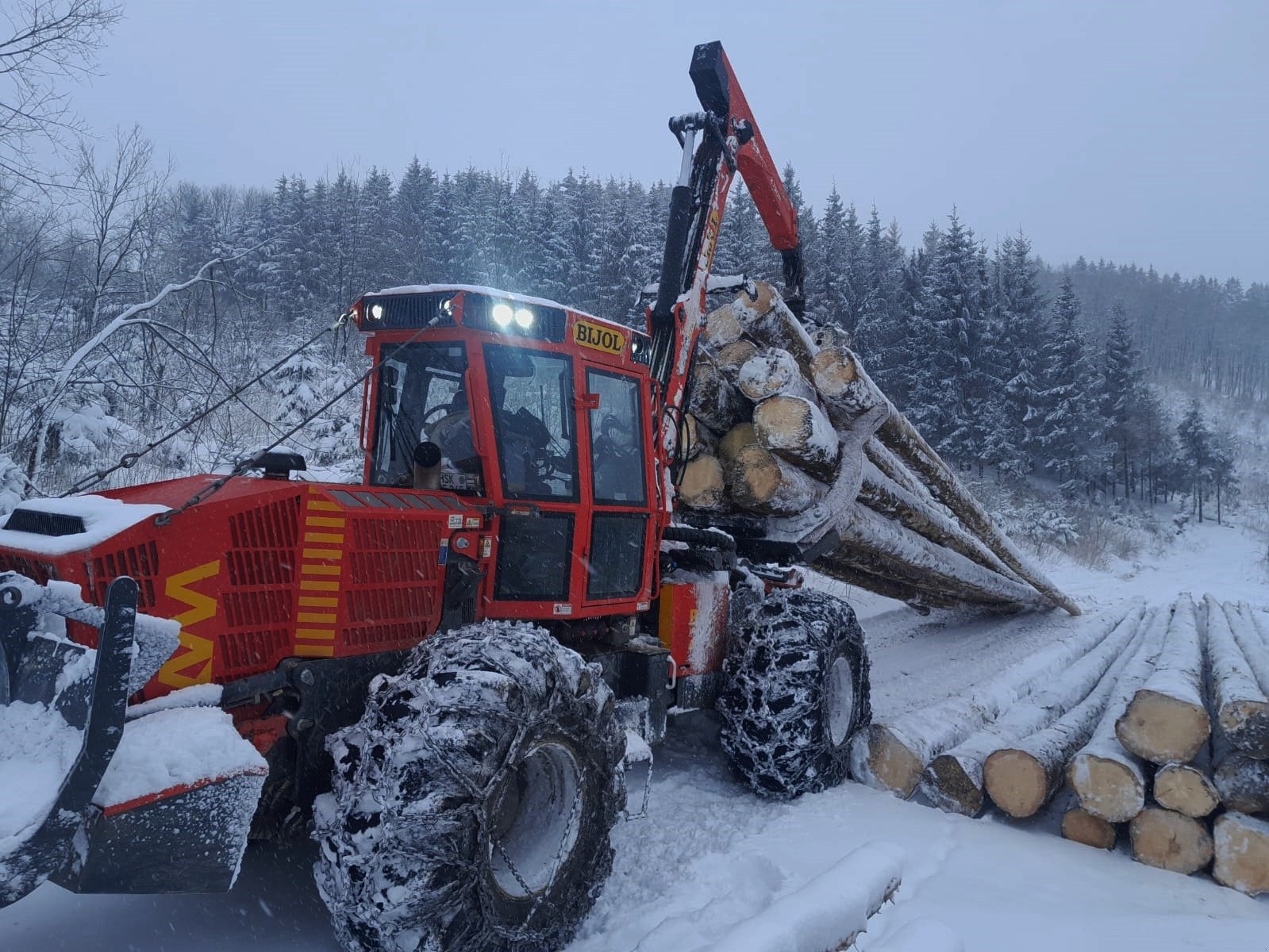 Forstschlepper des Typs Bijol BWS 240, Neumaschine in Meschede (Bild 15)