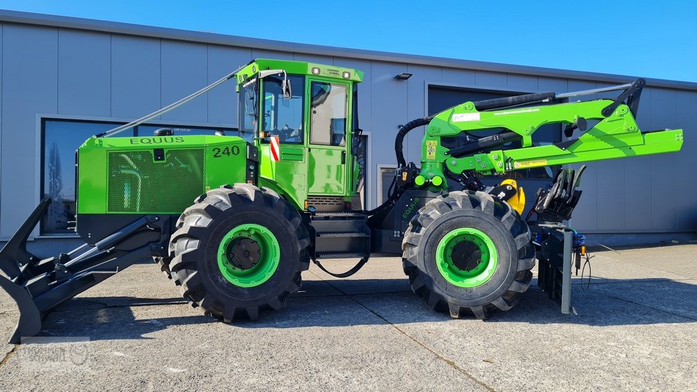 Forstschlepper typu EQUUS 240 UN, Gebrauchtmaschine v Crombach/St.Vith (Obrázek 1)
