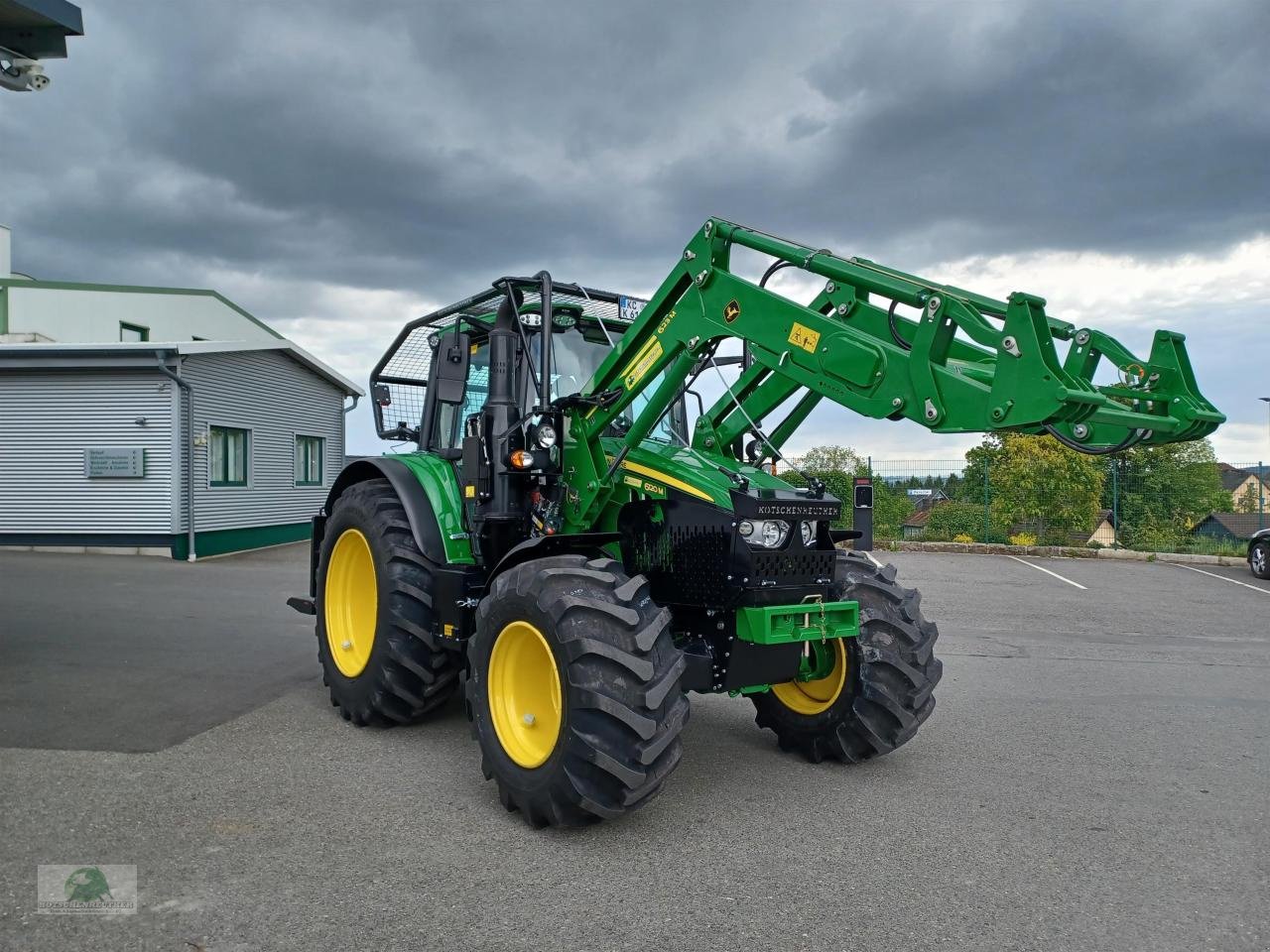 Forstschlepper des Typs John Deere 6120M UVV Forstschlepper, Neumaschine in Steinwiesen (Bild 8)
