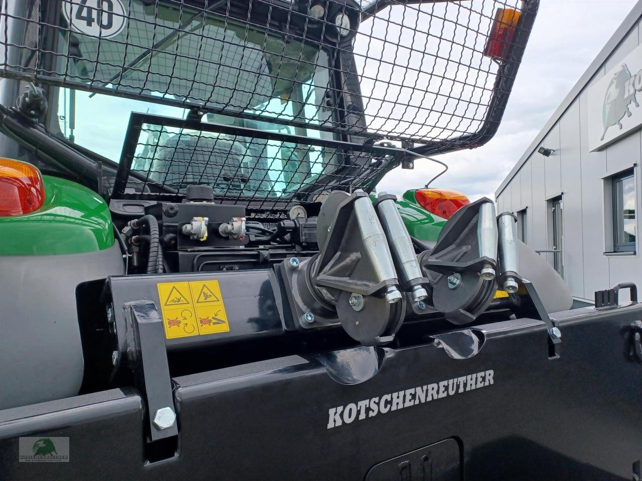 Forstschlepper des Typs John Deere 6120M UVV Forstschlepper, Neumaschine in Steinwiesen (Bild 10)