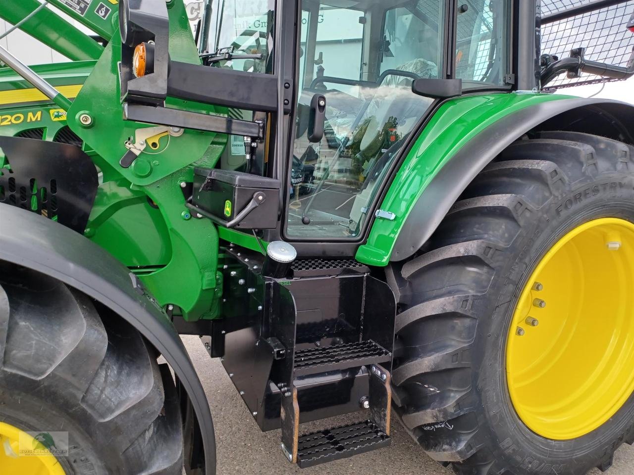 Forstschlepper des Typs John Deere 6120M UVV Forstschlepper, Neumaschine in Steinwiesen (Bild 11)