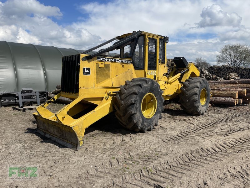 Forstschlepper des Typs John Deere 648G, Gebrauchtmaschine in Leinburg (Bild 1)