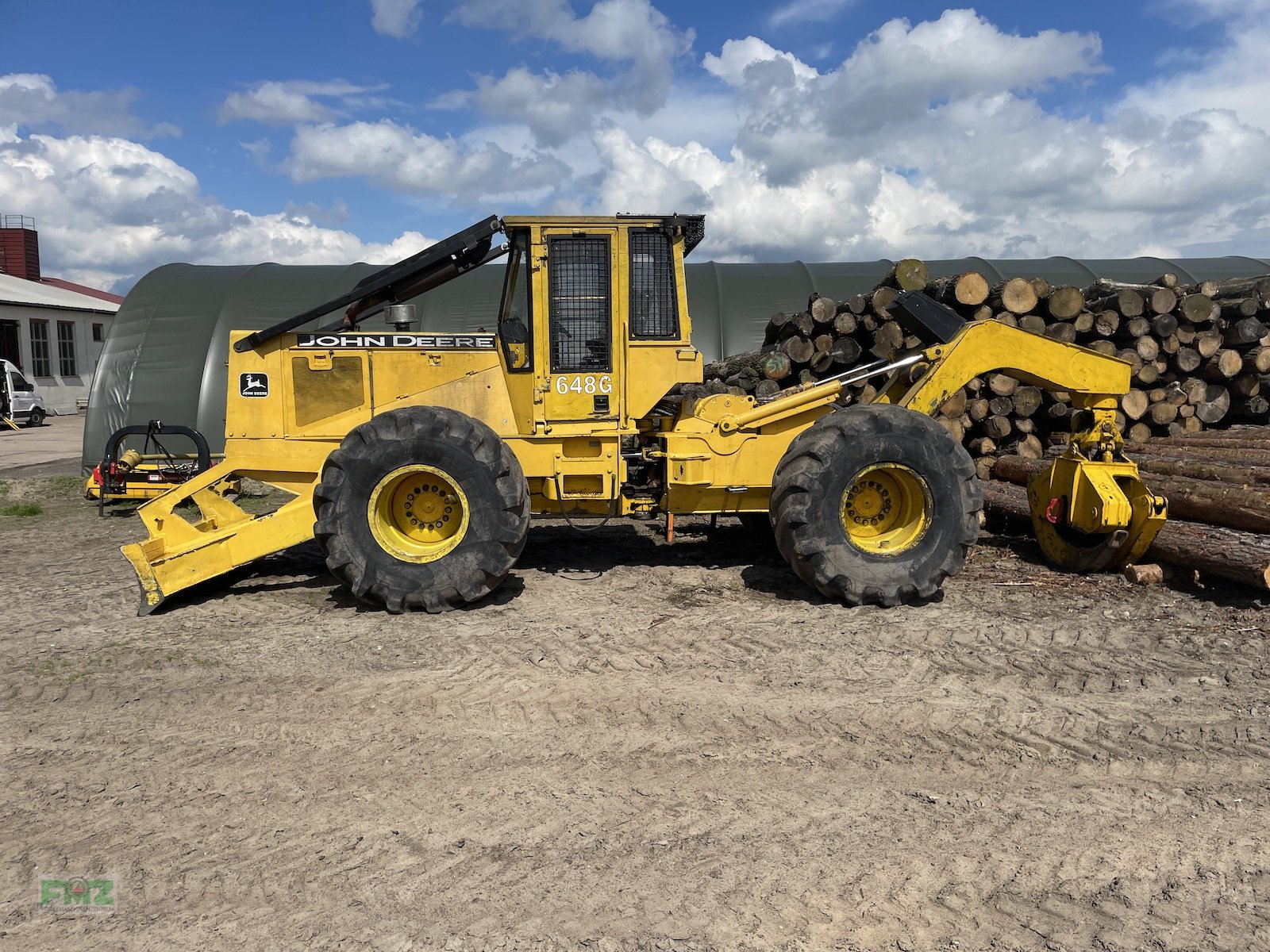 Forstschlepper of the type John Deere 648G, Gebrauchtmaschine in Leinburg (Picture 2)