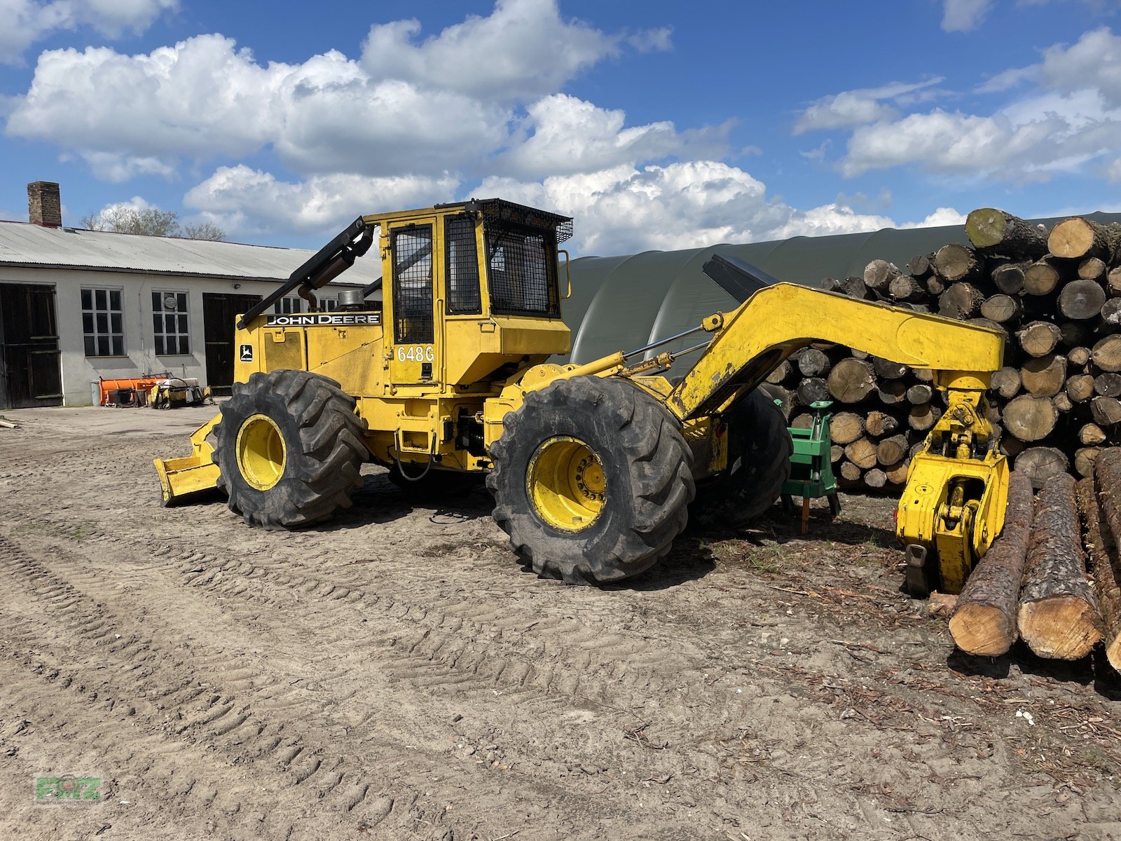 Forstschlepper of the type John Deere 648G, Gebrauchtmaschine in Leinburg (Picture 3)