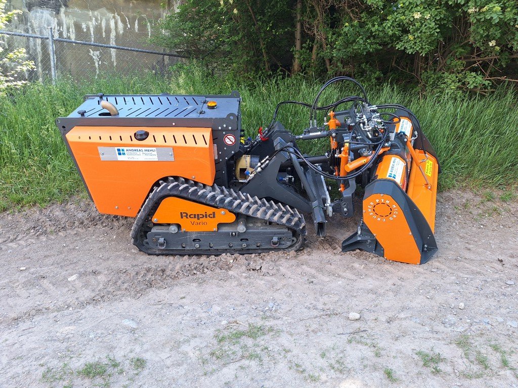 Forstschlepper des Typs Rapid RoboFlail Vario D501 Mulchraupe, Ausstellungsmaschine in Chur (Bild 2)