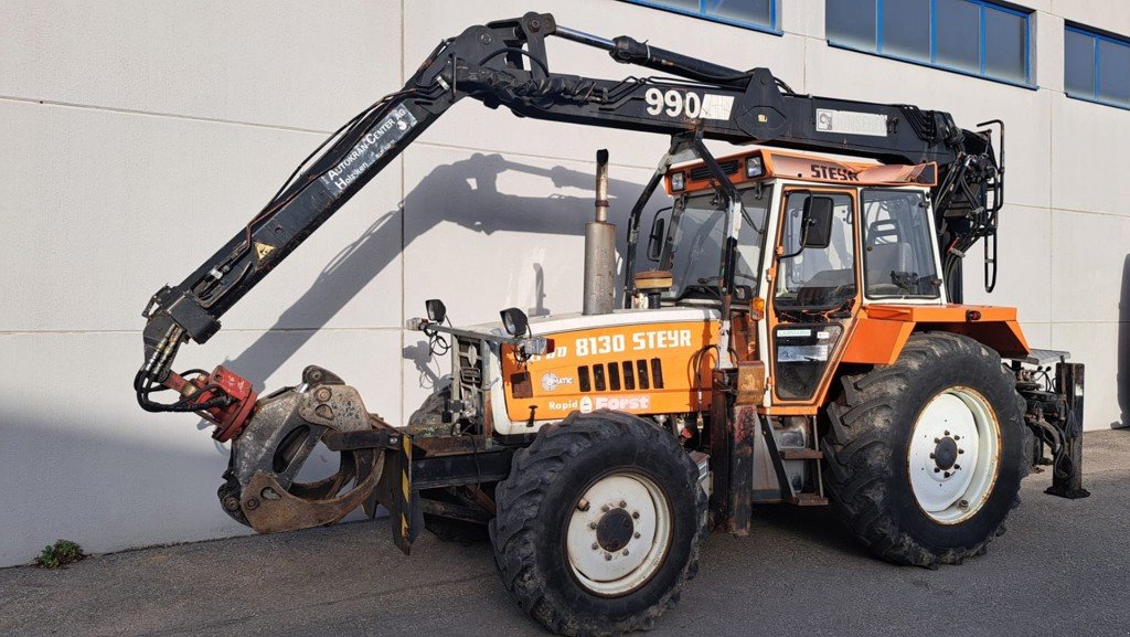Forstschlepper of the type Steyr 8130 A, Gebrauchtmaschine in Landquart (Picture 1)
