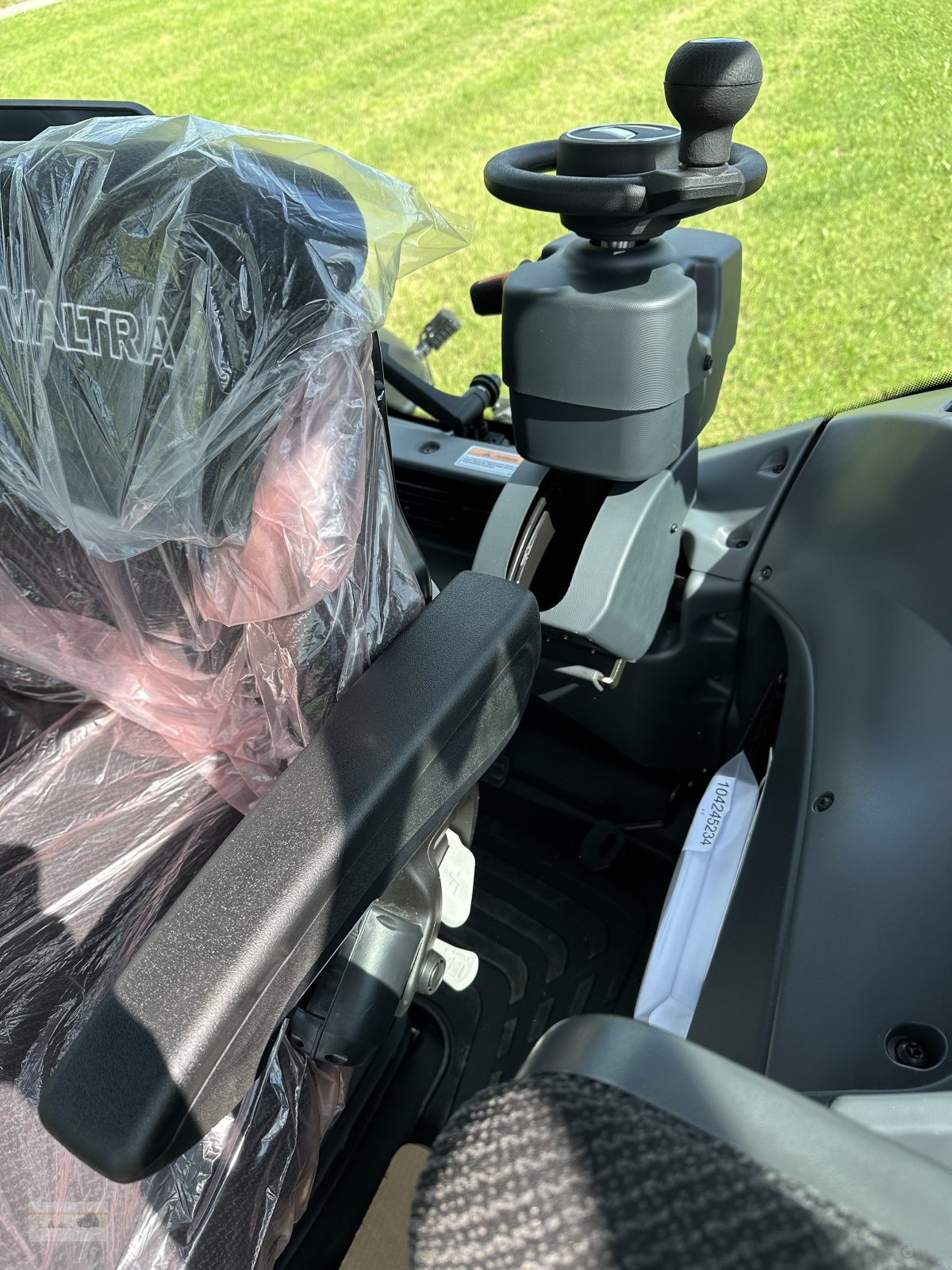 Forstschlepper des Typs Valtra N175 Direct, Neumaschine in Neumarkt St. Veit (Bild 2)