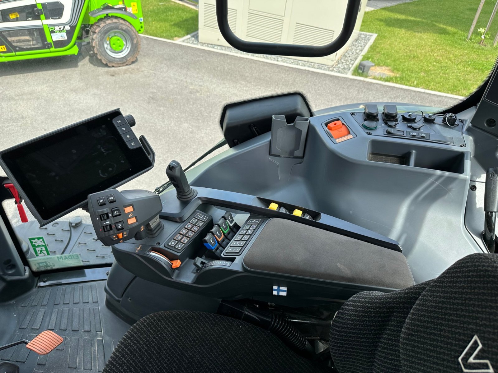 Forstschlepper of the type Valtra N175 Direct, Gebrauchtmaschine in Lößnitz  (Picture 12)