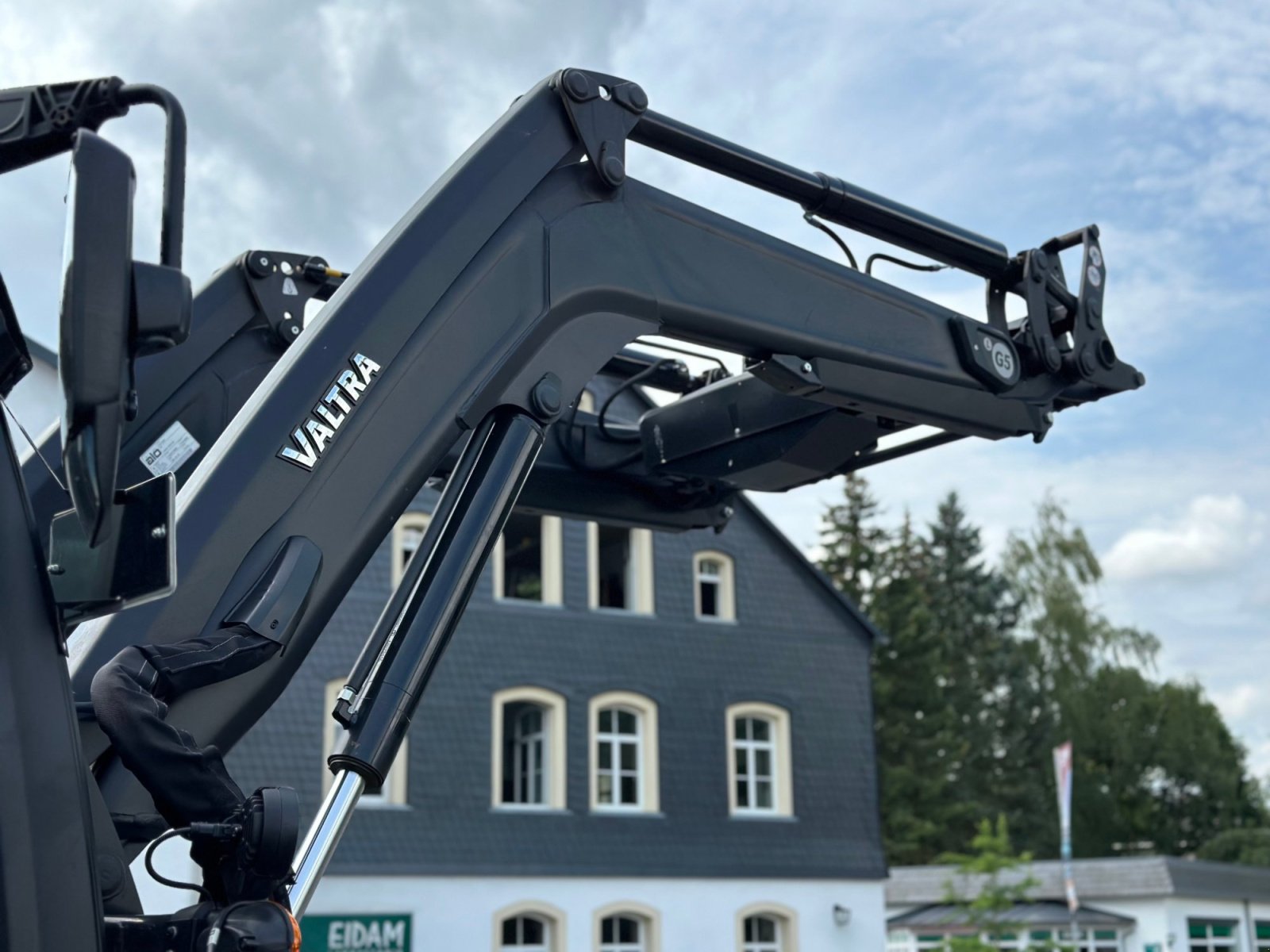 Forstschlepper of the type Valtra N175 Direct, Gebrauchtmaschine in Lößnitz  (Picture 16)