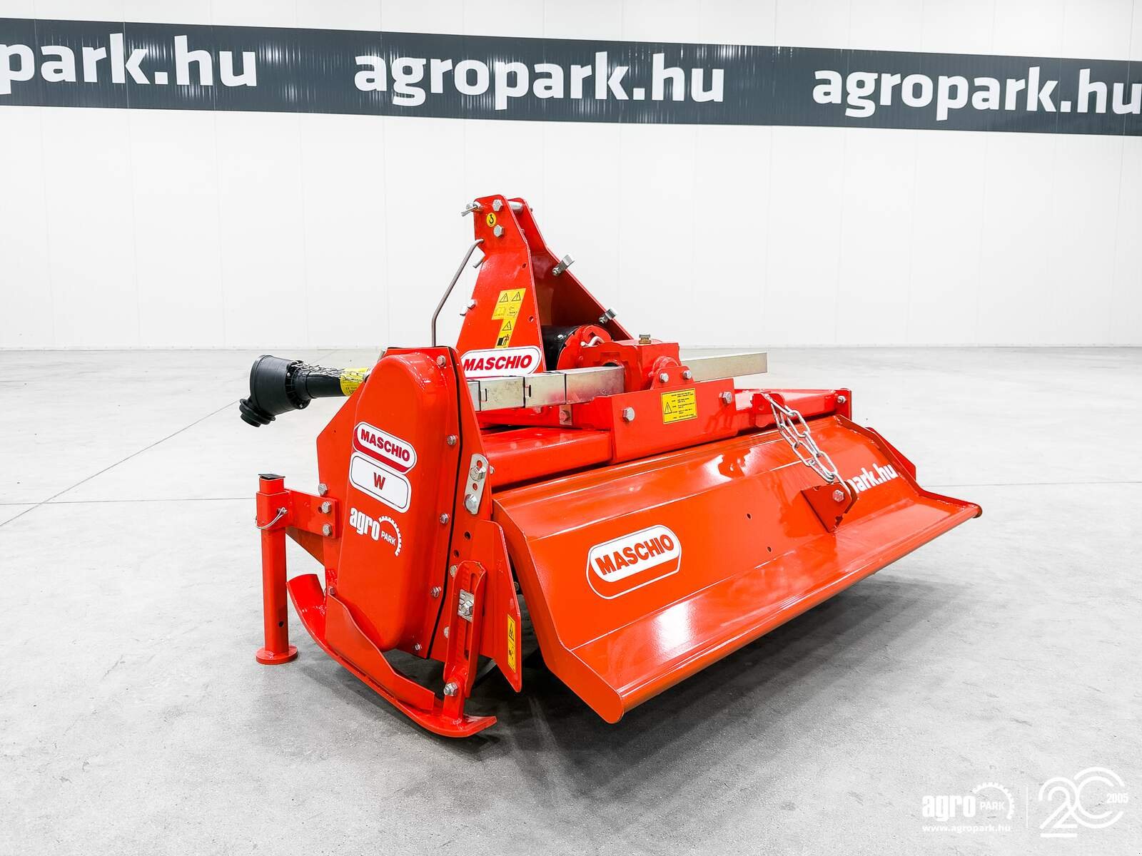 Fräse от тип Maschio W 125 rotary tiller with 1,25 m working width, 24 blades, 18 cm working depth, 3-point hitch with offset option, anti-wear skids, Gebrauchtmaschine в Csengele (Снимка 4)