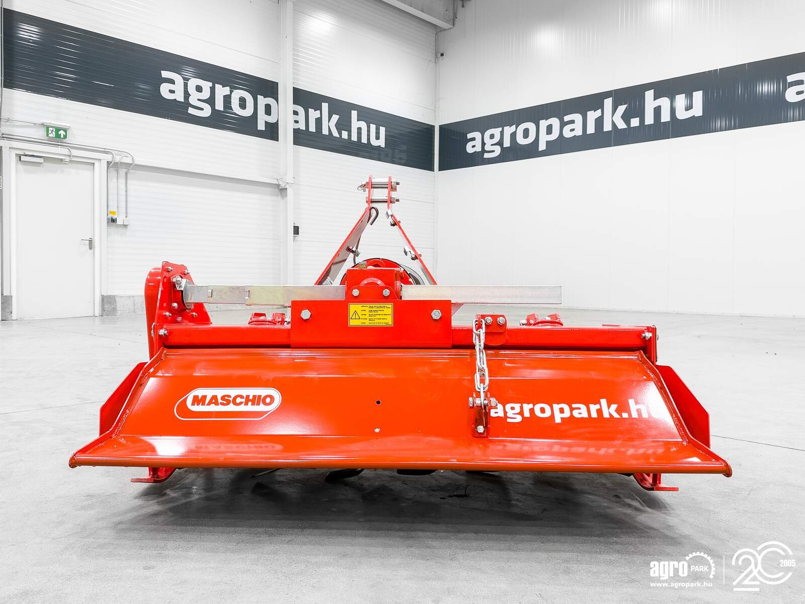 Fräse от тип Maschio W 125 rotary tiller with 1,25 m working width, 24 blades, 18 cm working depth, 3-point hitch with offset option, anti-wear skids, Gebrauchtmaschine в Csengele (Снимка 9)
