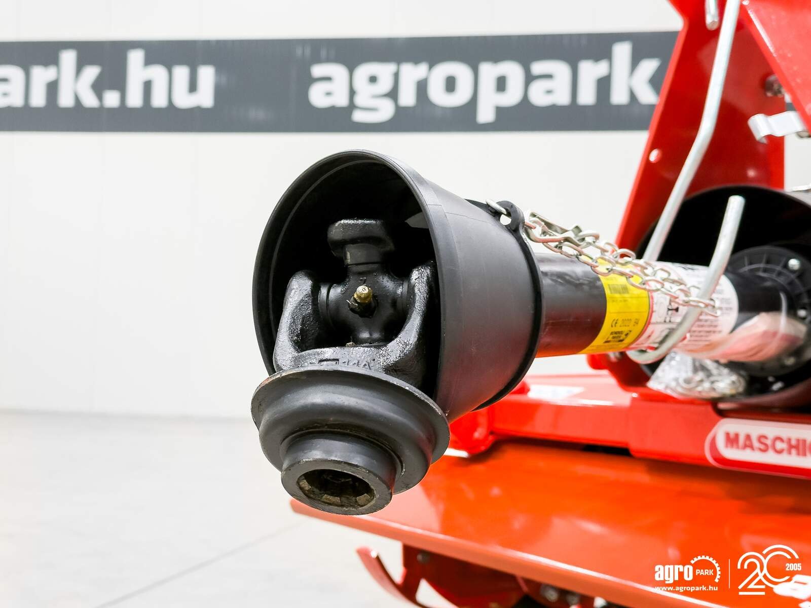 Fräse от тип Maschio W 125 rotary tiller with 1,25 m working width, 24 blades, 18 cm working depth, 3-point hitch with offset option, anti-wear skids, Gebrauchtmaschine в Csengele (Снимка 13)