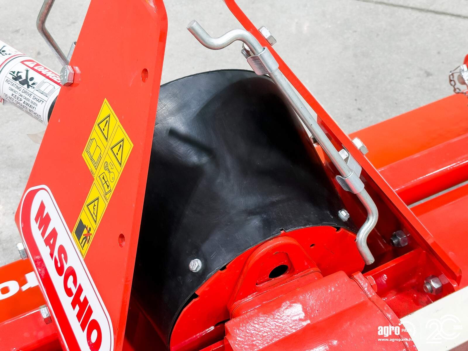 Fräse от тип Maschio W 125 rotary tiller with 1,25 m working width, 24 blades, 18 cm working depth, 3-point hitch with offset option, anti-wear skids, Gebrauchtmaschine в Csengele (Снимка 14)