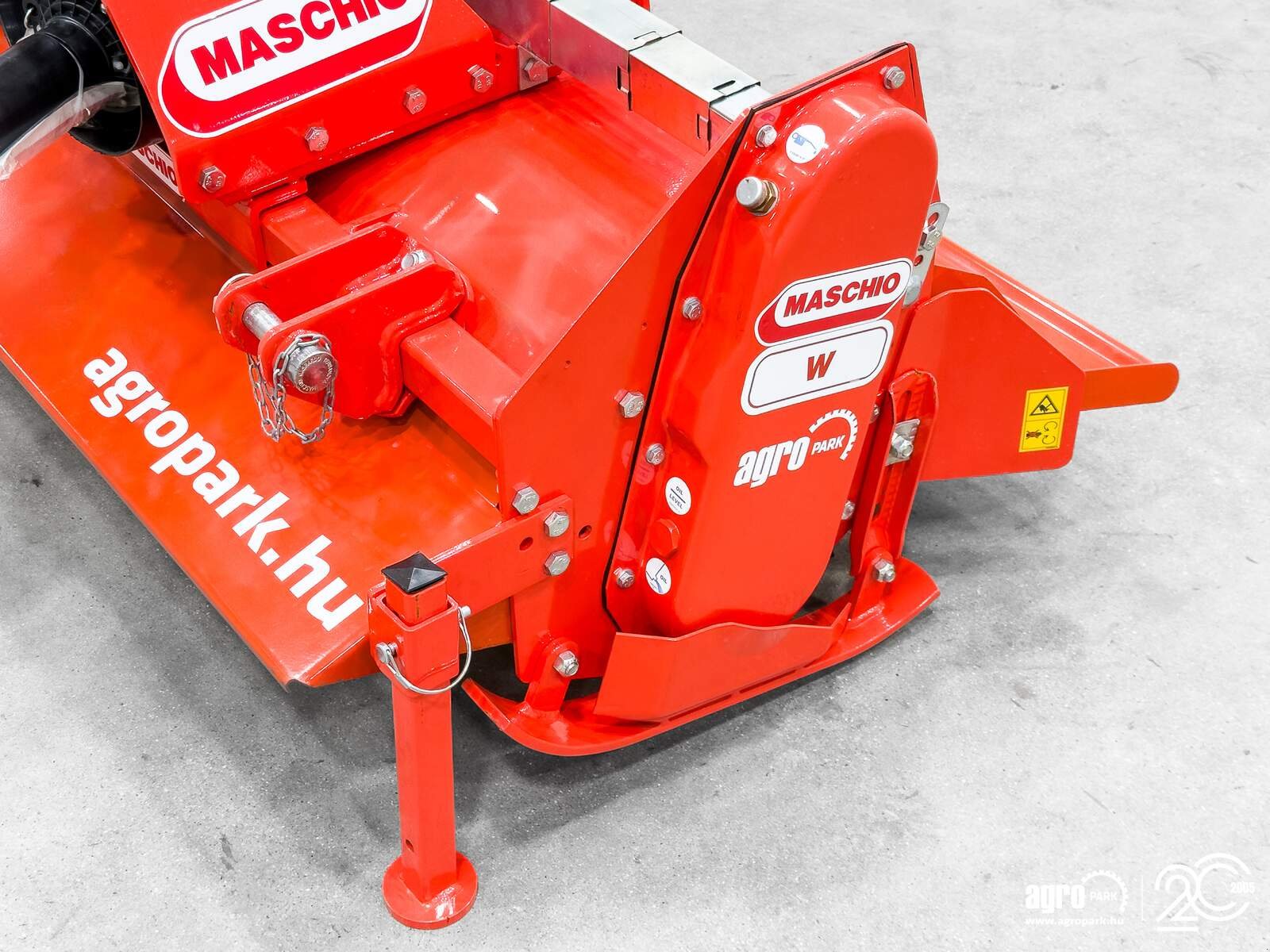 Fräse от тип Maschio W 125 rotary tiller with 1,25 m working width, 24 blades, 18 cm working depth, 3-point hitch with offset option, anti-wear skids, Gebrauchtmaschine в Csengele (Снимка 22)