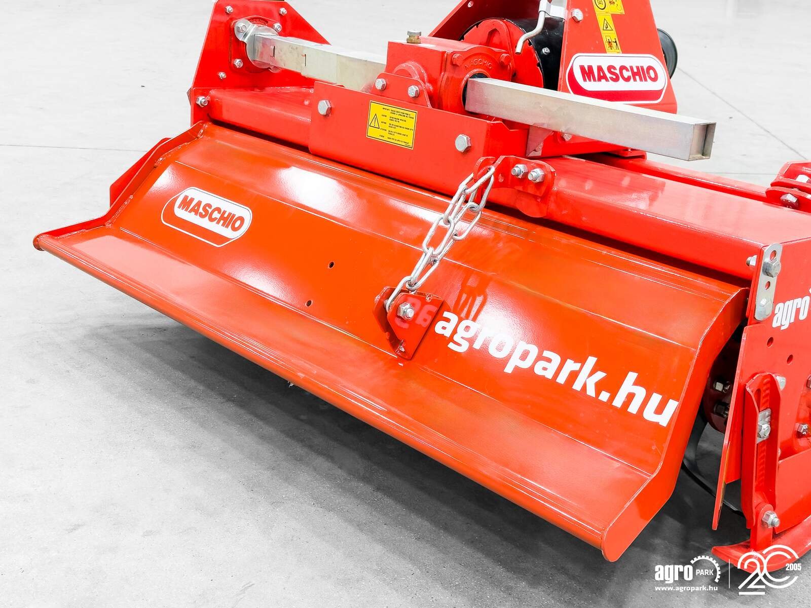 Fräse от тип Maschio W 125 rotary tiller with 1,25 m working width, 24 blades, 18 cm working depth, 3-point hitch with offset option, anti-wear skids, Gebrauchtmaschine в Csengele (Снимка 23)