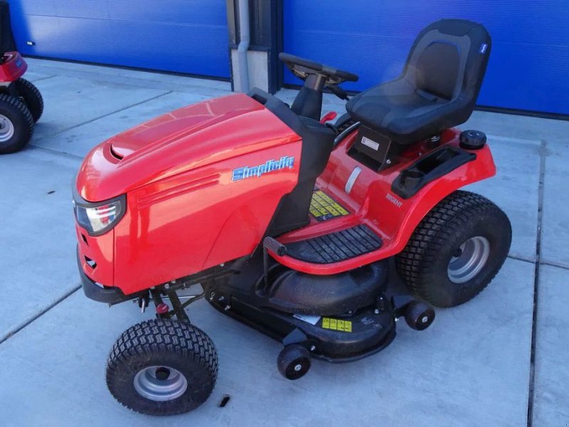 Freischneider & Trimmer van het type Simplicity SLT210E, Neumaschine in Losdorp