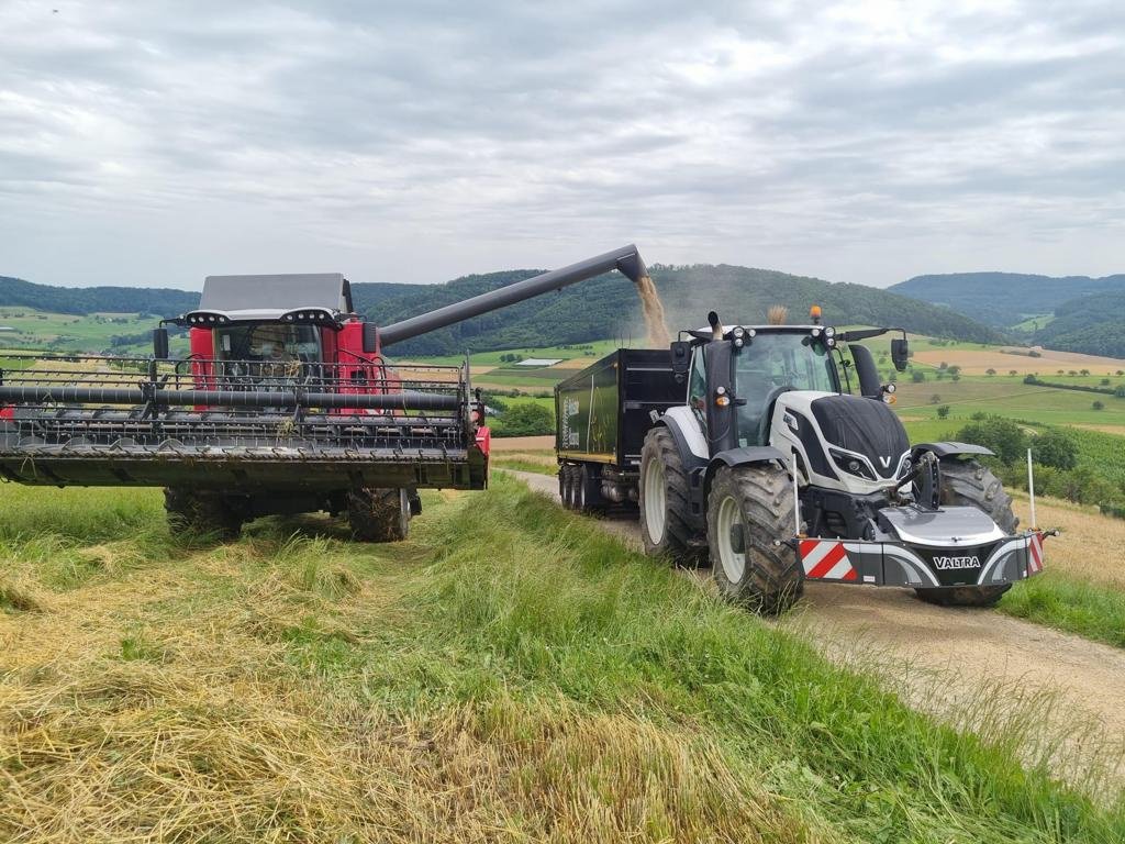 Frontgewicht typu Agribumper Valtra TractorBumper, Neumaschine v Alphen (Obrázek 9)